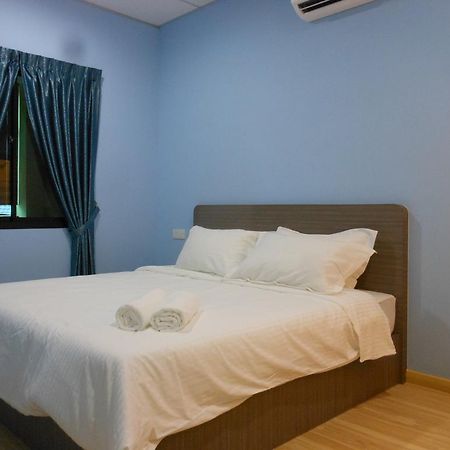 Eiman Homestay, Kluang Bagian luar foto